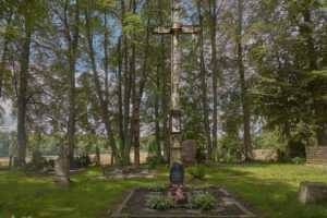 Kryžius Petro Vileišio atminimui kapinėse
